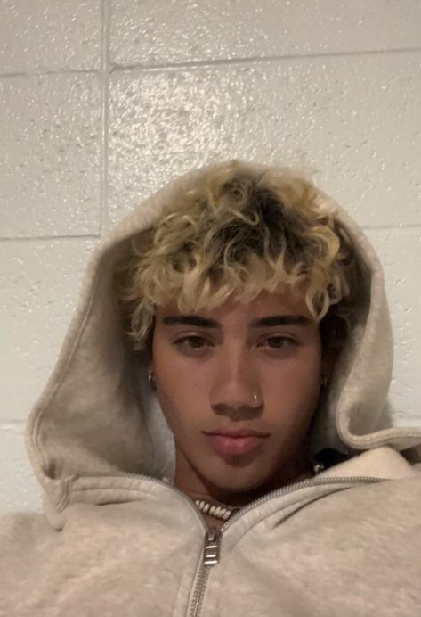 Dyed Highlights Curly Hair, Bleach Curly Hair Men, Fine Guys With Tattoos, Highlights Boys Hair, Guy With Colored Hair, Black Guy Blonde Hair, Tan Skin Light Hair, Frosted Tips Men, White And Black Hair Men