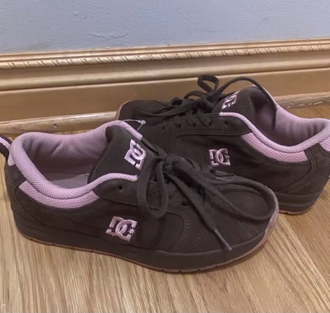 Dc Shoes Aesthetic, Mcbling Shoes, 2000s Sneakers, Dc Shoes Girls, 2000s Shoes, Y2k Sneakers, Skater Shoes, Y2k Shoes, Dr Shoes