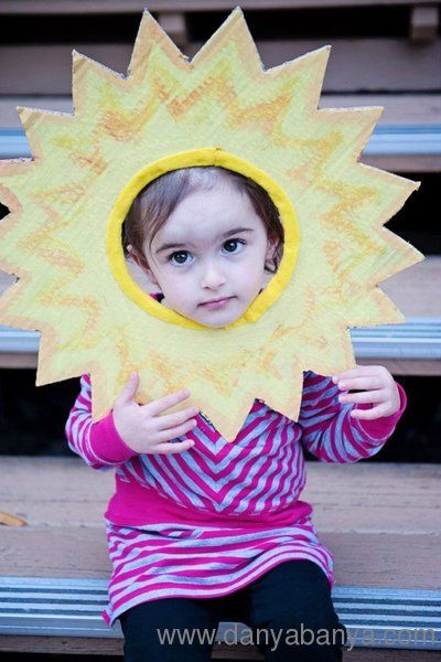 Toddler friendly sun face mask Sun And Moon Costume, Sun Activity, Sun Mask, Farmers Day, Animal Worksheets, Sun Face, Face Masks For Kids, Costume Themes, Halloween Fancy Dress