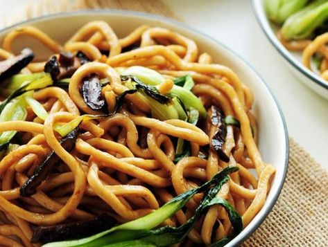 Pan-Fried Shanghai Noodles | These recipe are perfect on those nights when all you want is a big bowl of savory noodles. @streetsmartkitchen Savory Noodles, Shanghai Noodles, Asian Noodle Dishes, Asian Noodle, Mapo Tofu, Noodle Dish, Cooking For Beginners, Asian Inspired Recipes, Healthy Meals For Two