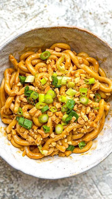 Peanut Butter Noodles, Butter Noodles, Pantry Meals, Healthy Easy Recipes, Noodle Recipe, Peanut Butter Sauce, Peanut Noodles, Buttered Noodles, Udon Noodles