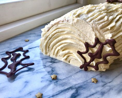 Chocolate Log Cake, Fluffy Vanilla Cake, Chocolate Log, Chocolate Yule Log, White Chocolate Frosting, Yule Log Cake, Log Cake, Berry Jam, Cake Mixture