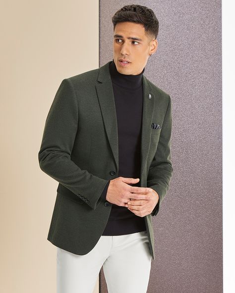 Men's blazers - a quick-smart way to sharpen up any look. From neutral to bold colours, to check prints, linen-blend blazers and the classic blue blazer, there is a style for every occasion. Checked Blazer Outfit, Formal Blazer For Men, Slim Fit Blazers For Men, Smart Casual Blazer, Men Fashion Blazer, Mens Designer Blazers, Blazers For Men Casual, Mens Smart Casual Outfits, Mens Blazer