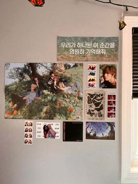 Kpop txt photo wall Kpop Wall Posters Bedroom, Kpop Wall Bedroom, Aneesa Core, Kpop Wall Decor Ideas, Txt Room Decor Aesthetic, Txt Bedroom, Kpop Wall Collage Ideas, Txt Wall Decor, Kpop Photo Wall