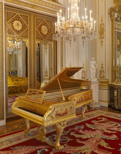 Grand piano Buckingham Palace Interior, London England Photography, Lancaster House, Buckingham Palace Gardens, Drawing Room Furniture, Buckingham Palace London, Royal Collection Trust, Palace Interior, English Castles