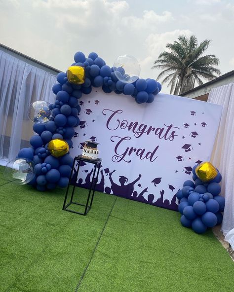 Navy Blue And Gold Graduation Decor, Navy Blue Graduation Party Decorations, Graduation Party Blue And Gold, Navy And Gold Graduation Party Decor, Blue And Gold Graduation Party Decor, Graduation Party Ideas Blue And Gold, Graduation Party Ideas Blue And White, Backdrop Ideas For Graduation, Blue And Yellow Graduation Party Ideas