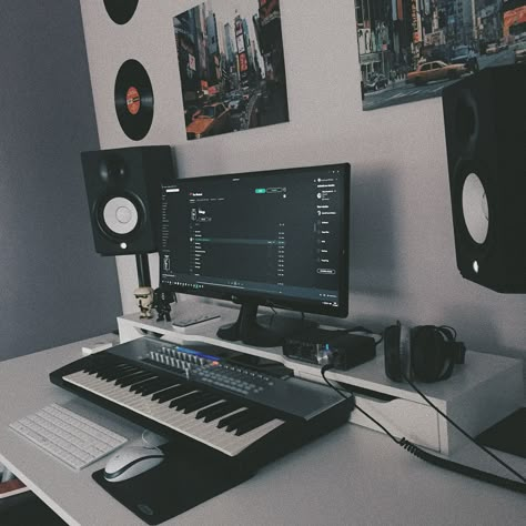 Room Music Studio, Music Studio Home, Music Studio Ideas, Home Studio Desk, Home Recording Studio Setup, Recording Studio Setup, Home Studio Ideas, Home Music Rooms, Music Studios