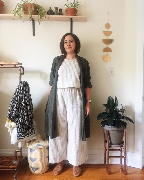 Shannon Buckley on Instagram: “Not much to say today, other than I hope it’s truly the last 90 degree day of the year. 🤞🏼 At least I’ve got a breezy frumpsuit (faux…” Shannon Buckley Outfits, Shannon Buckley, Faux Jumpsuit, Midsize Fashion, Chubby Fashion, Wardrobe Planning, Causual Outfits, Plus Size Fashion For Women, Curvy Outfits