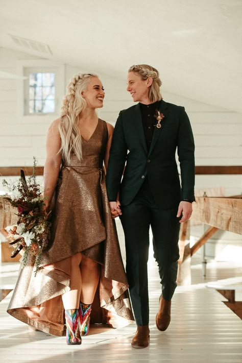 Copper Wedding Dress, Emerald Suit, Lgbt Wedding Attire, Lesbian Wedding Suit, Women Wedding Suit, Lesbian Wedding Outfits, Wedding Suit Women, Wlw Wedding, Masculine Wedding