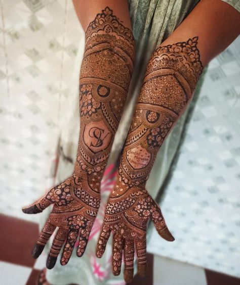 Bridal Mehendi for sweetheart bride Vishnupriya💛✨️ Varsha Mehendi Artist For Bookings Dm or Whatsapp 88920 33737 Specialised in Bridal Mehendi, Figure Mehendi, Traditional Mehendi and Customized Mehendi. 100% Homemade Organic Henna cones used.(No Chemicals) Based on Salem - Open to Travel all locations Mehendi for all occasions - Marriage, Engagement, Babyshower, Eid, Karwachauth, Puberty, etc.. #mehendi #henna #mehndi #hennaart #wedding #hennalove #mehendiart #hennainspire #bridalhe... Figure Mehendi, Traditional Mehendi, Organic Henna Cones, Cone Designs, Mehendi Artist, Organic Henna, Mehendi Arts, Henna Cones, Bridal Mehendi