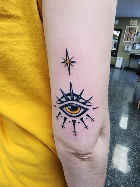 Neo Traditional Eye Tattoo, Eye Traditional Tattoo, Traditional Tattoo Eye, Third Eye Tattoos, Traditional Tattoo Old School, Evil Eye Tattoo, Choose Her, Tattoo Concepts, Spooky Eyes