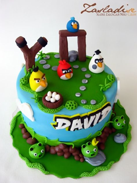 Angry Birds Cake - Angry birds theme by zasladise.com Angry Birds Birthday Cake, Rodjendanske Torte, Bird Birthday Parties, Birds Cake, Angry Birds Cake, Bird Cakes, Bird Birthday, Character Cakes, Childrens Birthday Cakes