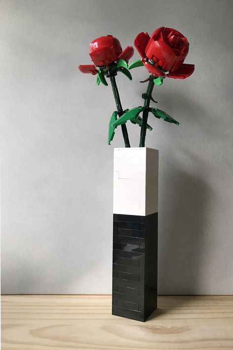 simple beginner LEGO bud vase | I built this extra-easy mode… | Flickr Lego Vase, Lego Roses, Lego Ornaments, Botanical Display, Halloween Punch, Vase Diy, Lego Instructions, Diy Vase, Modern Vase