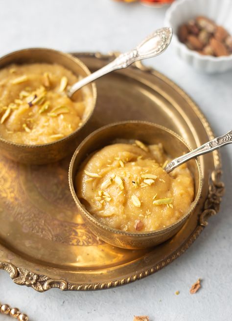 Made with simple ingredients of gram flour, ghee, sugar, this rich and aromatic cardamom infused Besan Halwa is a quick dessert that can be made ready within minutes. Festival Food Ideas, Easy Indian Dessert Recipes, Easy Indian Dessert, Festival Food, Quick Dessert, Diwali Food, Indian Cooking Recipes, Sweet Dishes Recipes, Vegetarian Snacks Recipes