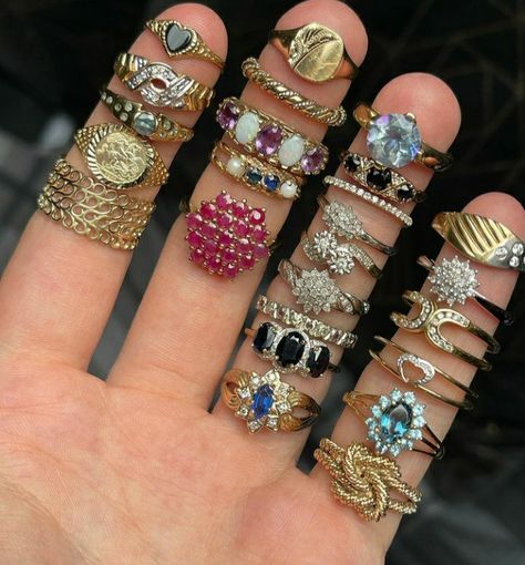 Early 2000s Accessories, Early 2000s Jewelry, Icy Jewelry, 2000s Accessories, 2000s Jewelry, Cuffs Diy, Vintage Watches Women, Casual Jewelry, Dope Jewelry