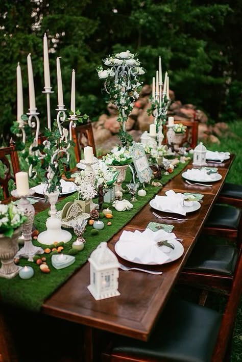 Reception table ideas. Middle Earth Wedding, Hobbit Wedding, Elvish Wedding, Lotr Wedding, Hobbit Party, Diy Wedding Planner, Nerd Wedding, Nerdy Wedding, Blue Wedding Rings