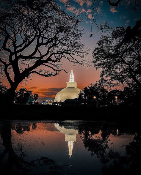 Ruwanweli Maha Seya is a prominent Buddhist stupa situated in the ancient historic city of Anuradhapura. It was built by King Dutugemunu in 2nd century BC. It is regarded as a highly sacred and important religious site by Buddhists from around the world. Ruwanweli Maha Seya is also known by the names of “Swarnamali Chaitya”, “Rathnamali Chaitya” and “Mahathupa”. It belongs to the “Atamasthana” of Anuradhapura. Photo Credit @a_digital_srilankan #srilanka #travel #temple #srilankatravel Ruwanweli Maha Seya, Sri Maha Bodhi, Temple Buddhist, Buddhist Stupa, Messy Life, Gautam Buddha, Buddha Temple, Buddha Life, Plitvice Lakes National Park