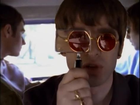 Don't Look Back In Anger, Look Back In Anger, Don't Look Back, Dont Look Back, Red Gold, Anger, Oasis, Sunglasses, Red