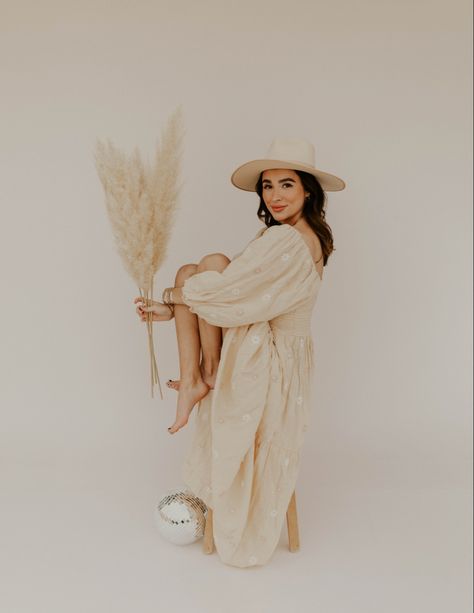 Indoor Clothing Photoshoot Ideas, Cream Backdrop Photoshoot, Styled Portrait Shoot, Boho Birthday Shoot, Boho Headshots Women, Boho Indoor Photoshoot, Boho Business Photoshoot, Indoor Studio Photoshoot Ideas, Tan Backdrop Photoshoot