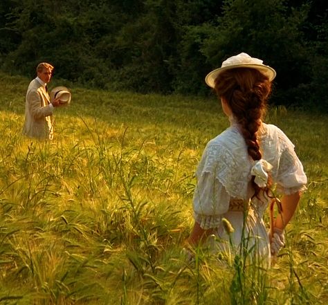 Drama Aesthetic, Beau Gif, A Room With A View, Room With A View, Fotografi Vintage, Helena Bonham Carter, Costume Drama, Cottagecore Aesthetic, Anne Of Green Gables