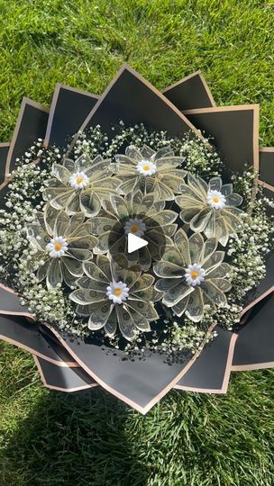 103K views · 38K reactions | Dreamy daisy 🖤🖤🖤
#moneybouquet #moneybouquetbyluxurybouquetss #moneybouquetcalifornia #moneyflower #moneyflowergraduation #moneybouquetgraduation | Money bouquet🤑&floral supplies🤎 | sir_puffer · Original audio Flower Arrangements With Money, Dollar Bouquet Diy, Money Bouquet With Flowers, Money Cake Ideas Dollar Bills, Money Bouquet Ideas, Money Garland, Money Butterfly, Dollar Bill Gift, Money Bouquets