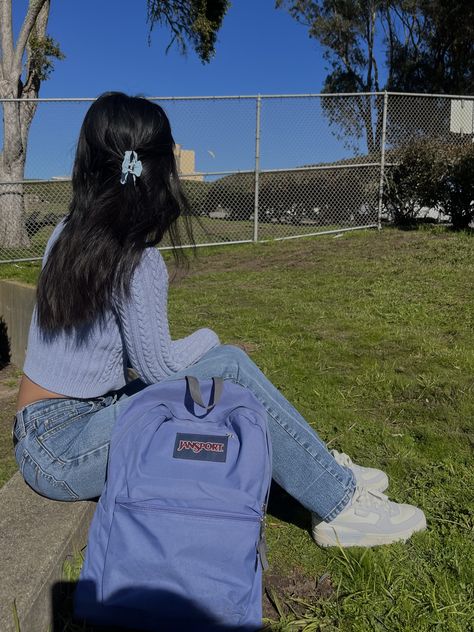 Jansport Light Blue Backpack, Light Blue Jansport Backpacks, Blue Backpack Outfit, Jansport Backpacks Outfits, School Backpack Outfit, Blue School Aesthetic, Romancing School, Cute Jansport Backpacks, School Backpack Jansport