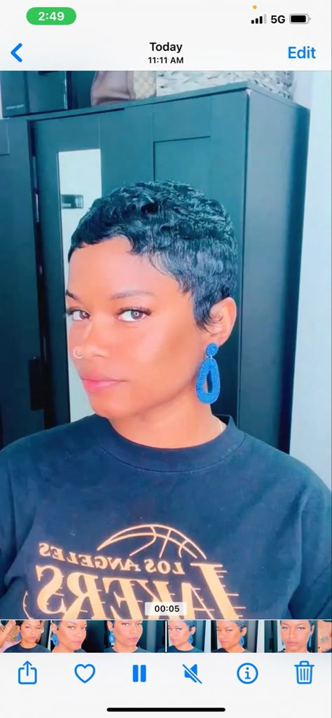 Pixie Wixie, Relaxed Pixie Haircut Black Women, Women With Alopecia, 4b Hairstyles, Black Pixie Haircut, Pixie Haircut Black Women, Haircut Black Women, Black Pixie, Short Relaxed Hairstyles