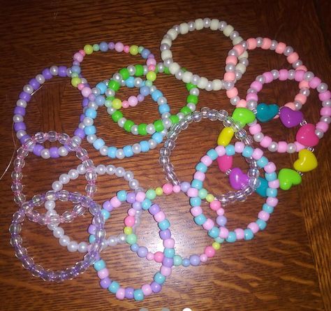 Kawaii Bracelet Ideas, Kawaii Bracelet, Handmade Jewelry Business, Diy Kandi Bracelets, Kandi Inspo, Kandi Perler, Diy Kandi, Hat Aesthetic, Beading For Kids