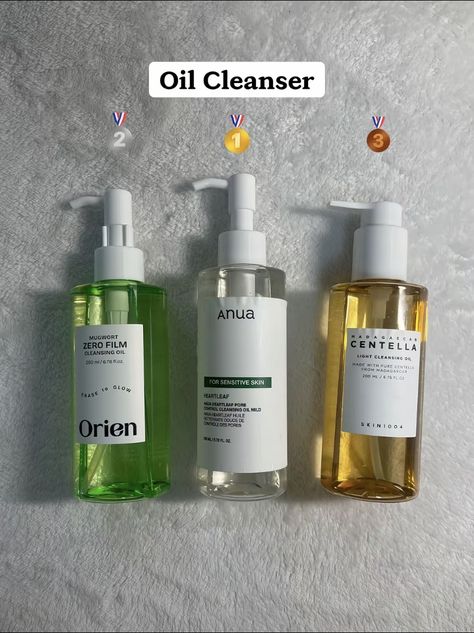 Looking for the perfect Korean skincare cleanser to achieve glass skin? 🧖‍♀️✨ Whether you need a gentle foam cleanser, a hydrating oil cleanser, or a pH-balancing gel, K-beauty has you covered! 🌿💦
#KoreanSkincare #GlassSkin #DoubleCleansing #KBeautyFavorites Skincare Cleanser, Oil Light, Double Cleansing, Oil Cleanser, Foam Cleanser, Glass Skin, Cleansing Oil, K Beauty, Korean Skincare