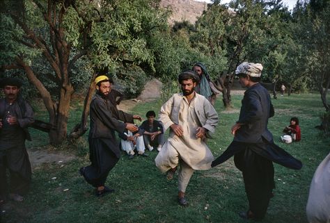 Attan Dance, Afghanistan Landscape, Afghan People, Afghanistan Culture, Afghan Culture, Happy Eyes, Steve Mccurry, Traditional Dance, My Culture