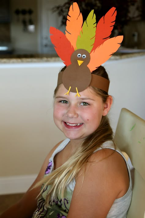 Turkey Hat for Thanksgiving: Craft up some fun with this holiday kids activity, all ages Thanksgiving Headband Craft, Thanksgiving Headbands, Paper Turkey, Thanksgiving Crafts For Toddlers, Thanksgiving Hat, Fun Thanksgiving Crafts, Thanksgiving Kindergarten, Thanksgiving Crafts Preschool, Thanksgiving Turkey Craft