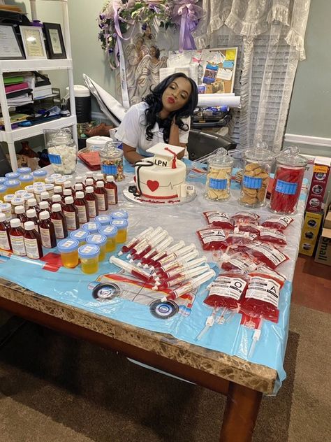 Nursing Theme Party, Medical School Party Decorations, Nursing Decorations Party, Graduation Party Ideas Doctor, Lpn Cake Ideas, Lpn Party Ideas, Medicine Theme Party, Phlebotomy Party Ideas, Phlebotomy Graduation Party