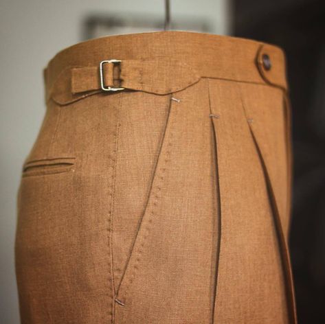 Mens Pleated Trousers, Men Pants Pattern, Pants Outfit Men, Slim Straight Pants, Trousers Details, Designer Suits For Men, Men Stylish Dress, Vintage Trousers, Men Trousers