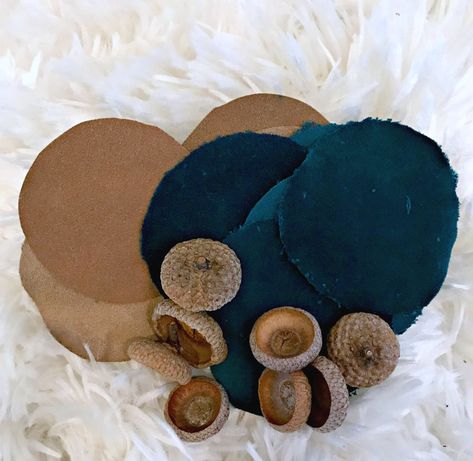 Velvet Acorns Diy, Velvet Crafts Ideas, Velvet Diy Crafts, Fall Felt Crafts, Velvet Diy, Velvet Acorn, Acorn Caps, Acorn Earrings, Central Park New York City