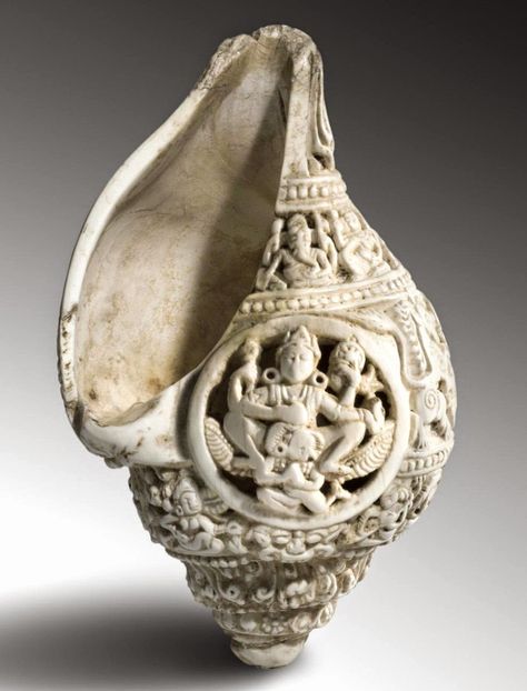 Water Vessel, Sacred Water, Art Coquillage, Hindu Rituals, Philadelphia Museum Of Art, Seashell Art, Carved Shell, 11th Century, Seashell Crafts