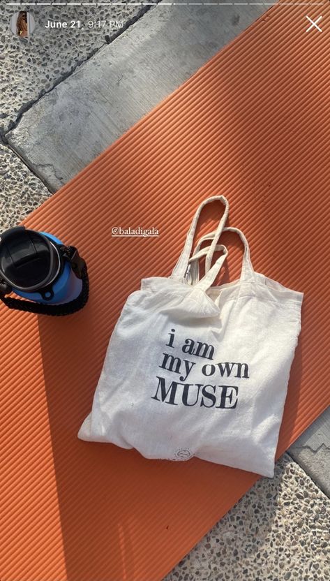 Tote Bag Picture Ideas, Tote Bag Photoshoot Ideas, Tote Bag Product Photography, Tote Bag Photography Ideas, Tote Bag Photoshoot, Tote Bag Design Ideas Aesthetic, Yoga Instagram Story, Tote Bag Photography, Tote Bag Packaging