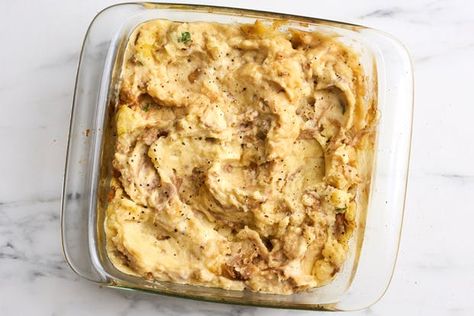 The Best Way to Heat Leftover Mashed Potatoes | Kitchn Freezing Mashed Potatoes, Reheat Mashed Potatoes, Lunch Easy, French Fried Potatoes, Salmon Potato, Lunch Appetizers, Leftover Mashed Potatoes, Rice Ingredients, Cooking Hacks