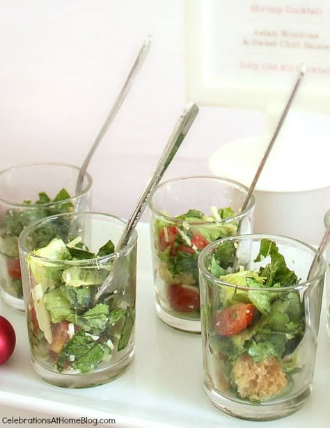 9 simple ideas to dress up food for entertaining - serve mini salads in shot glasses for a cocktail party. Mini Salads, Glass Appetizers, Blended Cocktails, Shot Glass Appetizers, Brunch Beverages, Food For Entertaining, Cocktails Christmas, Cocktail Party Ideas, Drinks Breakfast