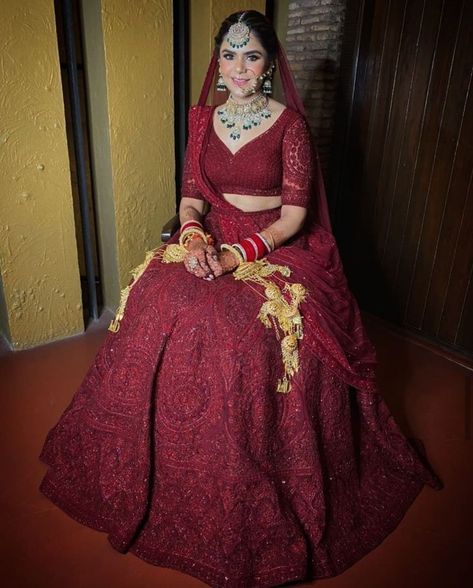 Red Bridal Gown, Indian Bridal Couture, Chikankari Lehenga, Indian Bridesmaid Dresses, Bridal Lehenga Designs, Simple Lehenga, Latest Bridal Lehenga, Wedding Lehenga Designs, Indian Bride Outfits