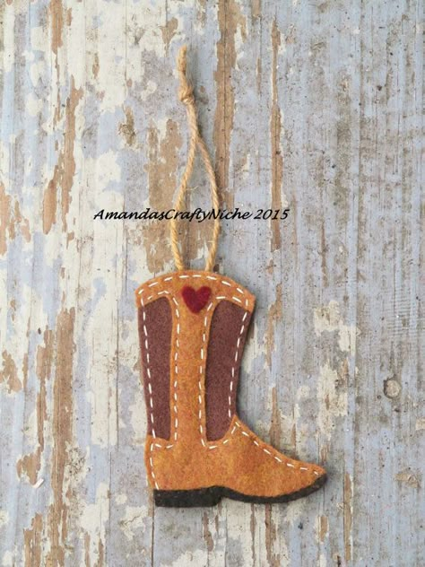 Southwestern Christmas Ornaments, Boot Ornament, Diy Felt Christmas Ornaments, Felt Boots, Western Crafts, Western Birthday, Convention Gifts, Felt Crafts Christmas, Felt Ideas