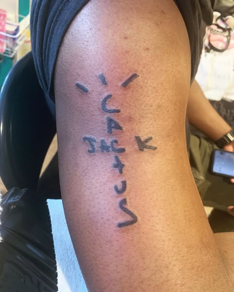 Cactus Jack Tattoo, Travis Scott Tattoo Ideas, Travis Scott Tattoos, Travis Scott Tattoo, Tattoo Ideas Stencil, Scott Tattoo, Jack Tattoo, Julian Casablancas, World Tattoo