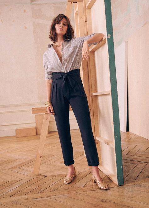 Therapist Outfit, Tomboy Shirts, Mum Fashion, Classy Work Outfits, Embroidered Denim, Work Outfits Women, High Fashion Street Style, Outfits Women, Business Casual Outfits