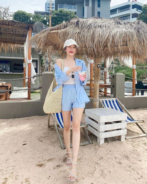 Beach Outfit Korean Style, Korean Beach Outfit, Neat Casual Outfits, Thai Fashion, Outfit Korean Style, Beachy Outfits, Korean Fashion Summer, Outfit Korean, Korean Fashion Dress