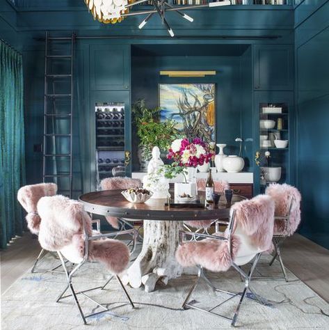 Layered Decor, Dining Room Banquette, Kitchen Suite, Dining Room Interior Design, Blue Interiors, Lighting Design Ideas, English Room, Room Interior Design Ideas, Dining Room Interior