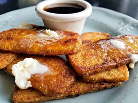 Fried Cornmeal Mush - My Childhood Winter Breakfast Revisited - Meemaw Eats Corn Meal Mush Breakfast, Fry Bread Breakfast, Mush Recipe, Fried Mush, Fried Cornmeal, Cornmeal Mush, Cornmeal Recipes, Cold Winter Morning, Winter Breakfast