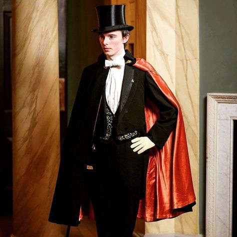 Gustav Temple on Instagram: “Adam Adamant Lives! Zack Pinsent @pinsent_tailoring keeping the cape in its rightful place, draped over the shoulders of a gentleman…” Idda Van Munster, High Fashion Couture, Drag King, Shoulder Cape, Film Editing, Vampire Costume, Gibson Girl, A Gentleman, Classic Outfits