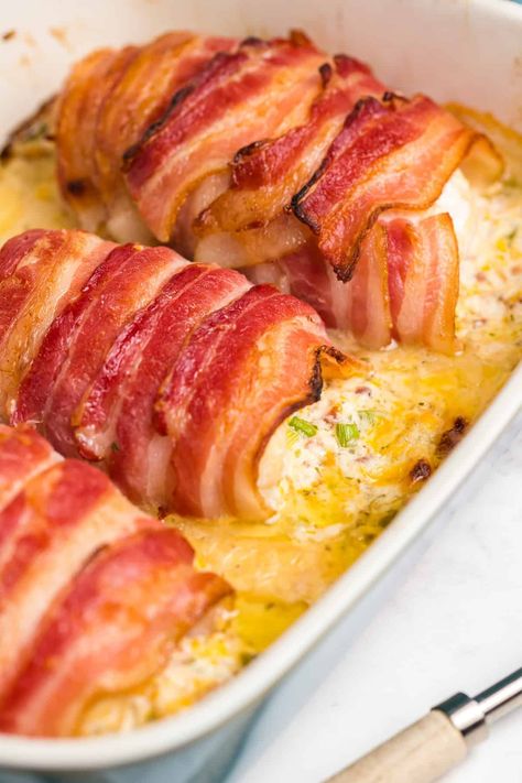 Chicken Breast Wrapped In Bacon, Chicken With Stuffing, Easy Delicious Chicken Recipes, Baked Bacon Wrapped Chicken, Bacon Wrapped Chicken Recipes, Bacon Wrapped Stuffed Chicken, Baked Stuffed Chicken, Bacon Wrapped Chicken Breast, Cheese Stuffed Chicken Breast