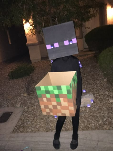 Homemade Minecraft Enderman costume Womens Minecraft Costume, Enderman Head Diy, Diy Enderman Costume, Diy Enderman, Enderman Cosplay, Minecraft Enderman Costume, Diy Minecraft Costume, Enderman Costume, Minecraft Halloween Ideas