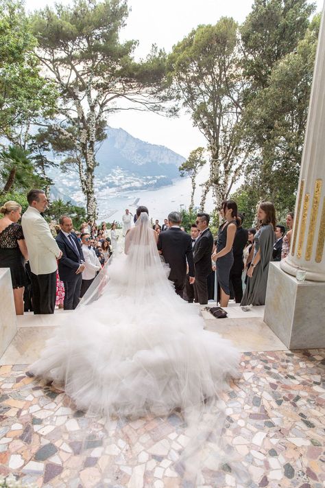 Capri Wedding, Elaborate Wedding, Vogue Photo, Wedding Spain, Vogue Wedding, Tropical Beaches, Tuscany Wedding, Japan Photo, Italian Wedding