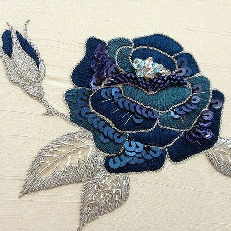 Repost @embromania· By @jeunet.88 "Синяя роза" . #embroidery #sequins #beads Embroidery Stitches Flowers, Tambour Beading, Embroidery Leaf, Zardozi Embroidery, Tambour Embroidery, Beadwork Embroidery, Kurti Design, Handmade Embroidery Designs, Couture Embroidery